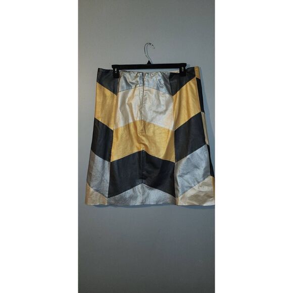 Metrostyle Leather Skirt   - Picture 3 of 5
